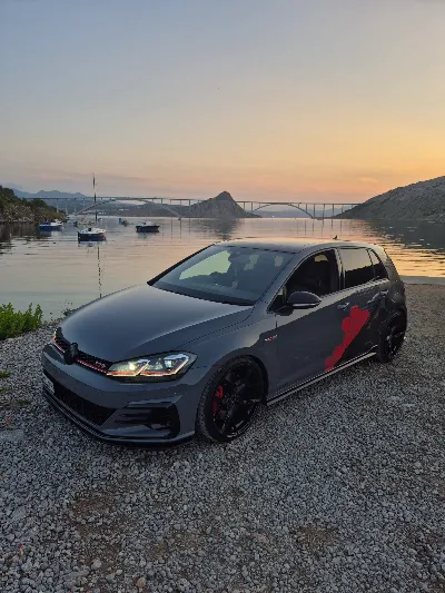 Volkswagen Golf GTI - Bild 1